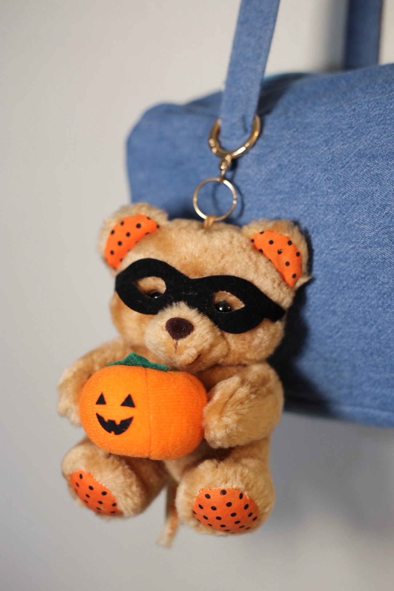 Jack-o-lantern bear charm