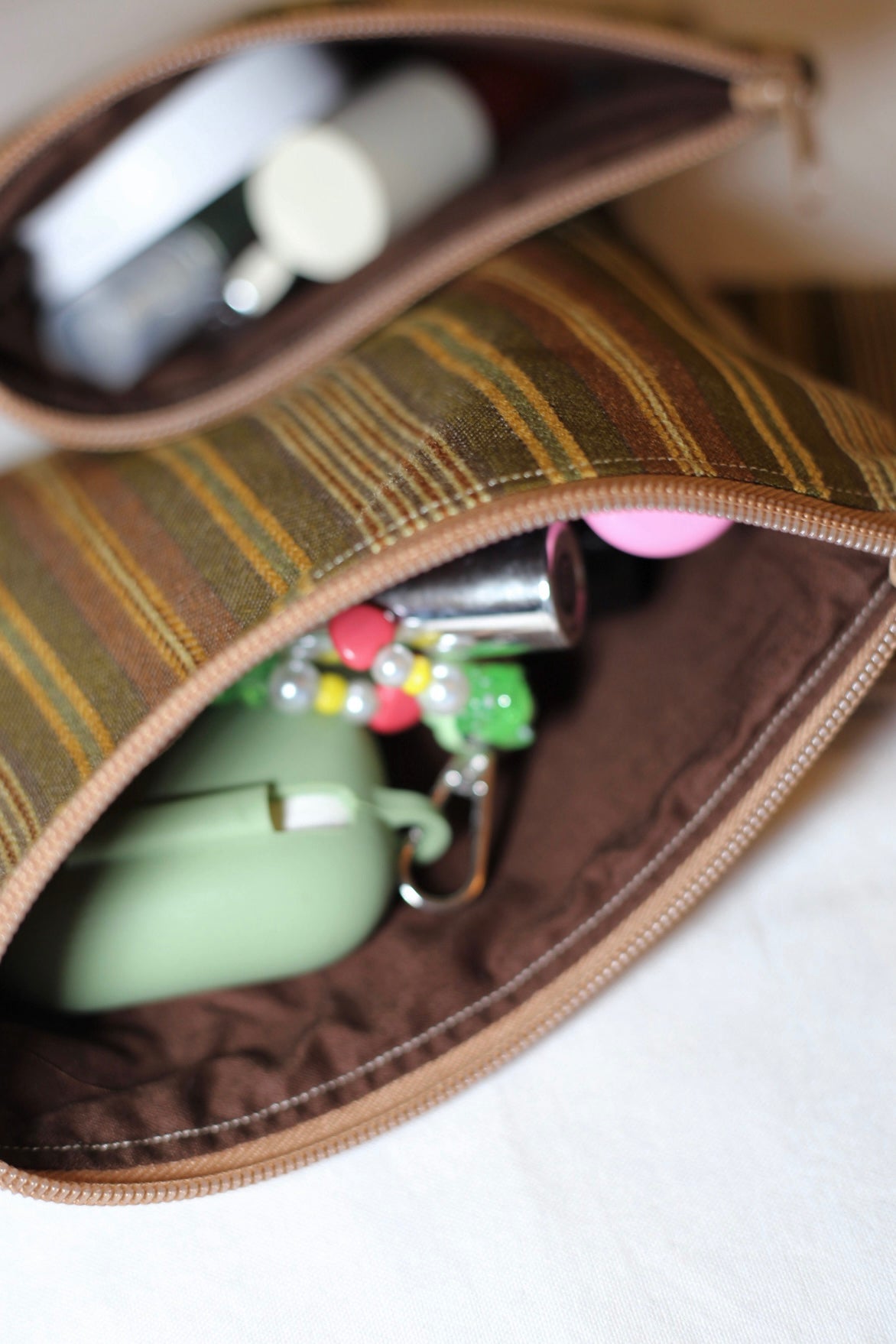 Striped zipper pouch set