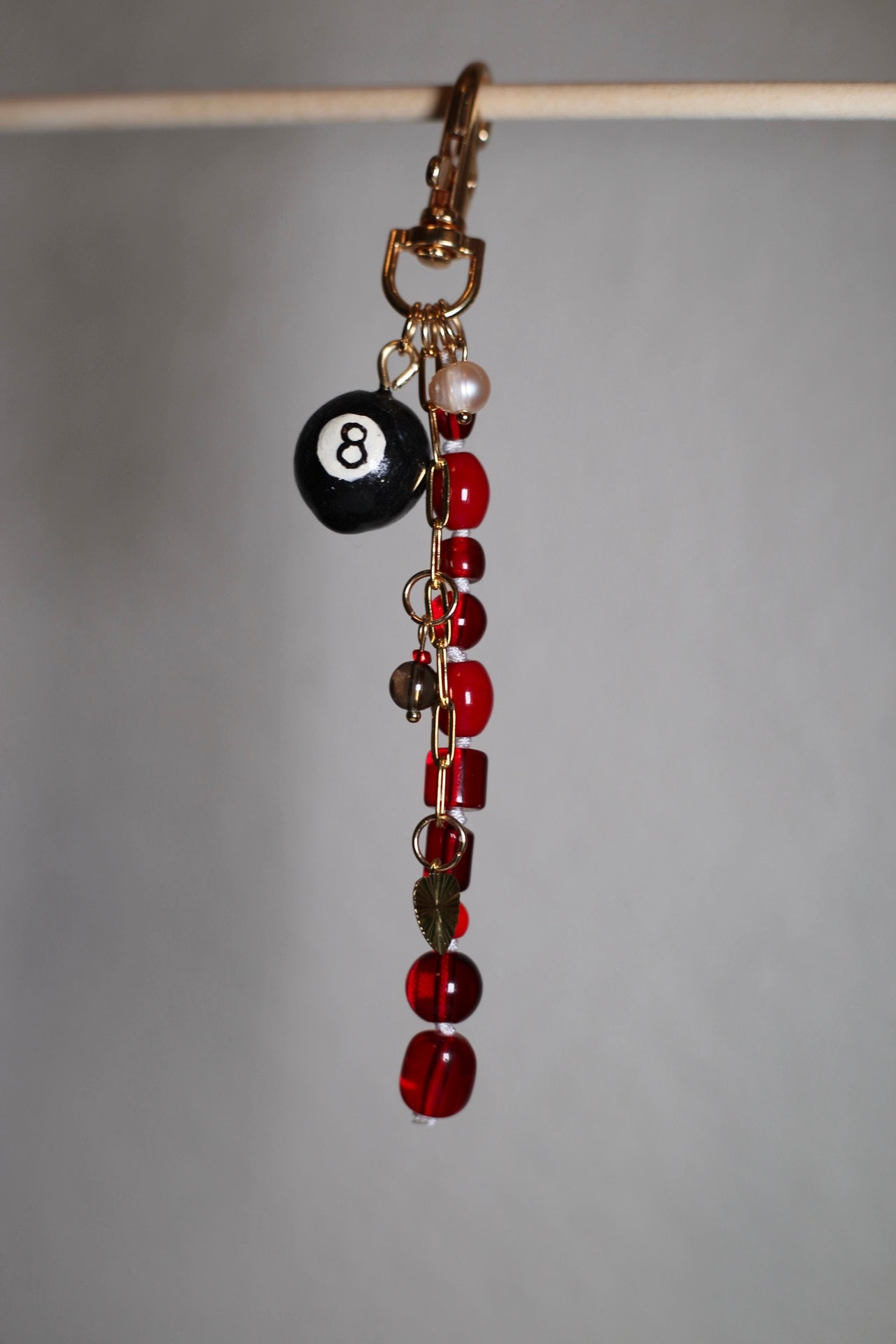 8 ball keychain