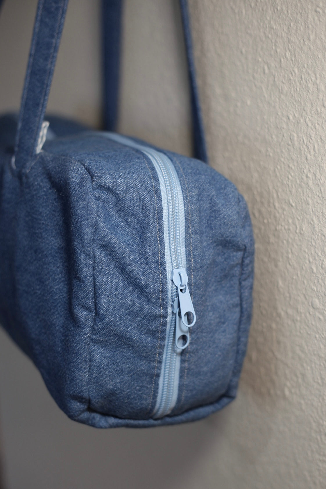 Everyone has good Genes: Jean bowler bag
