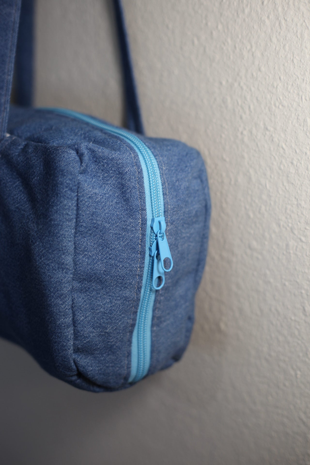 Everyone has good Genes: Jean bowler bag