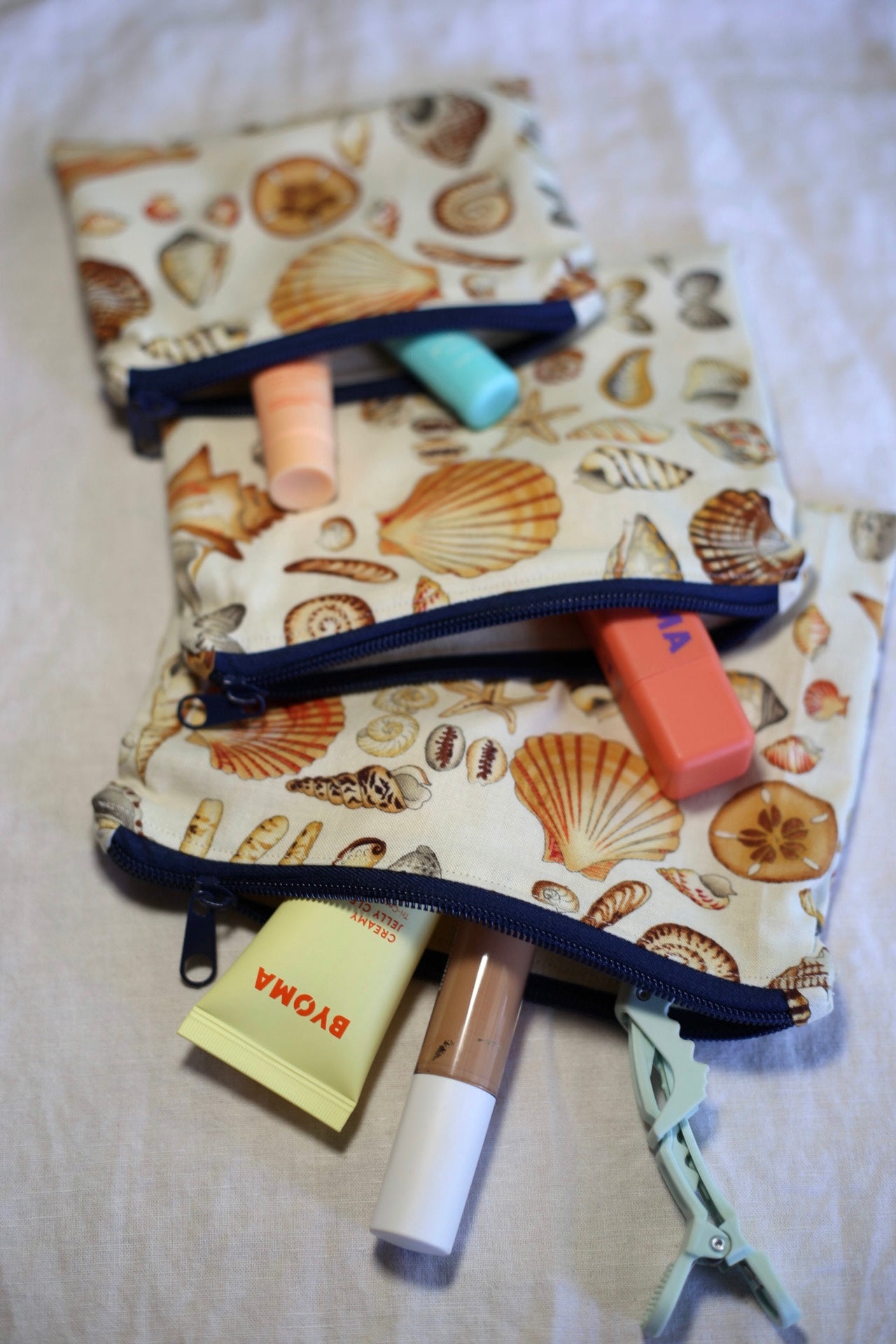 Shell zipper pouch set