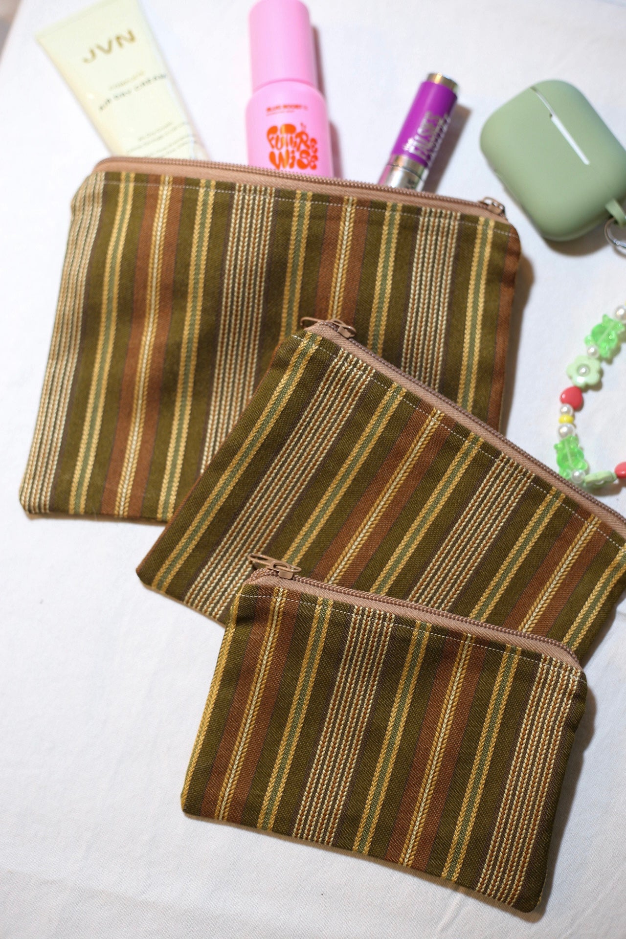 Striped zipper pouch set