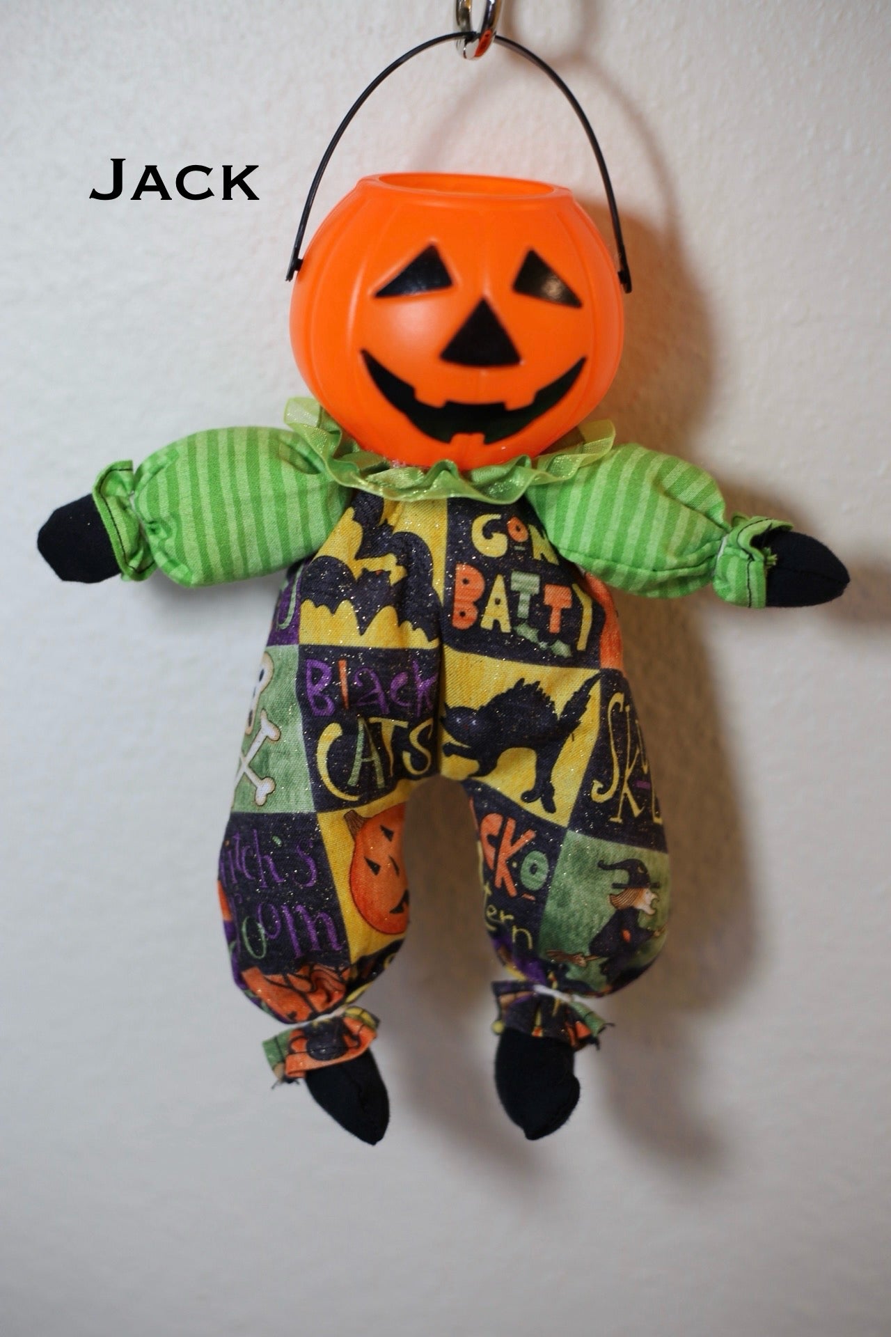 Trick or Treaters bag charm