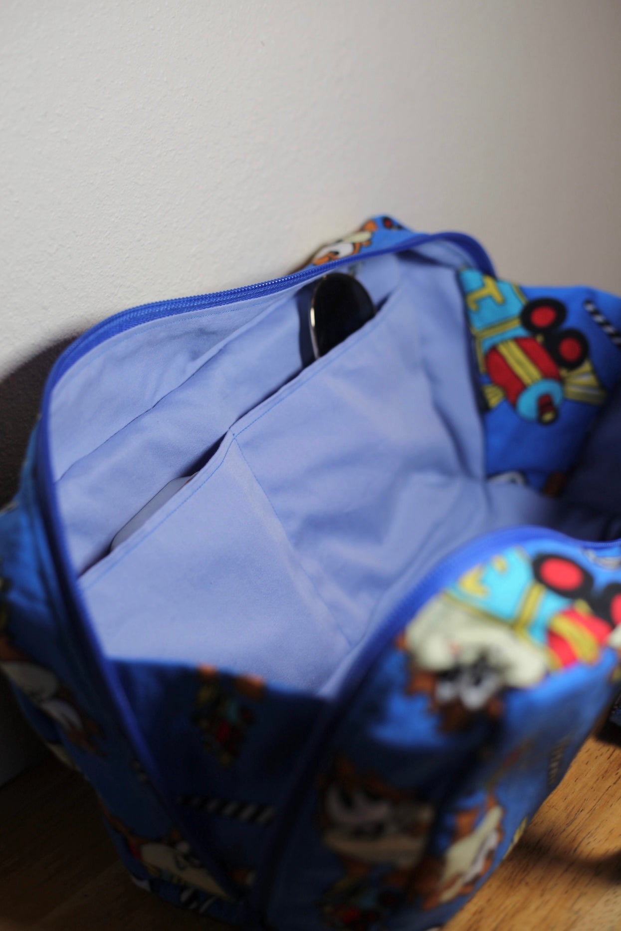 This country is Looney: Taz bowler bag