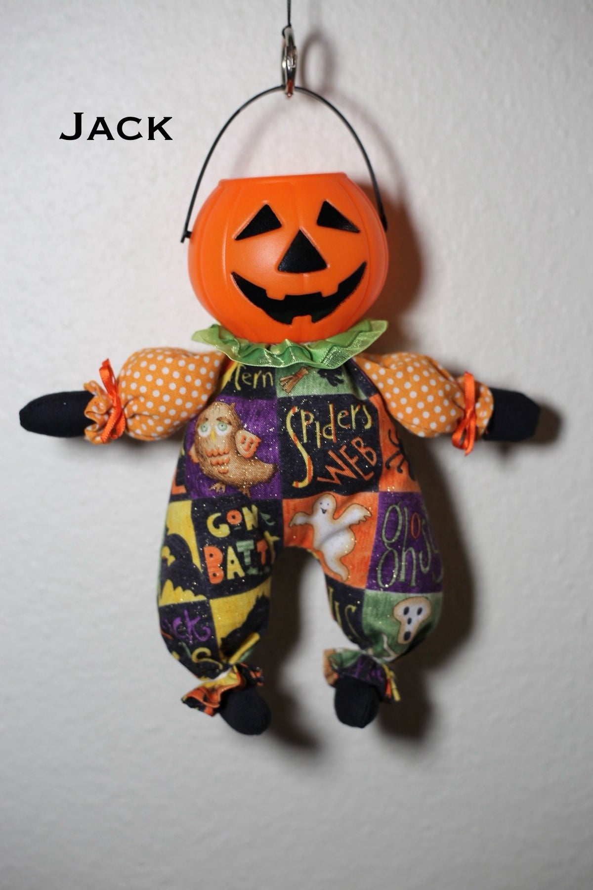 Trick-or-Treaters bag charm