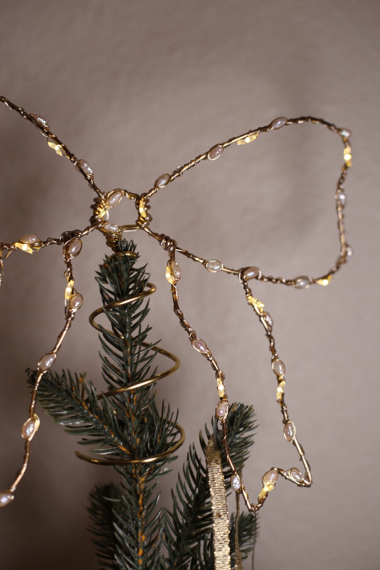 Bow tree topper