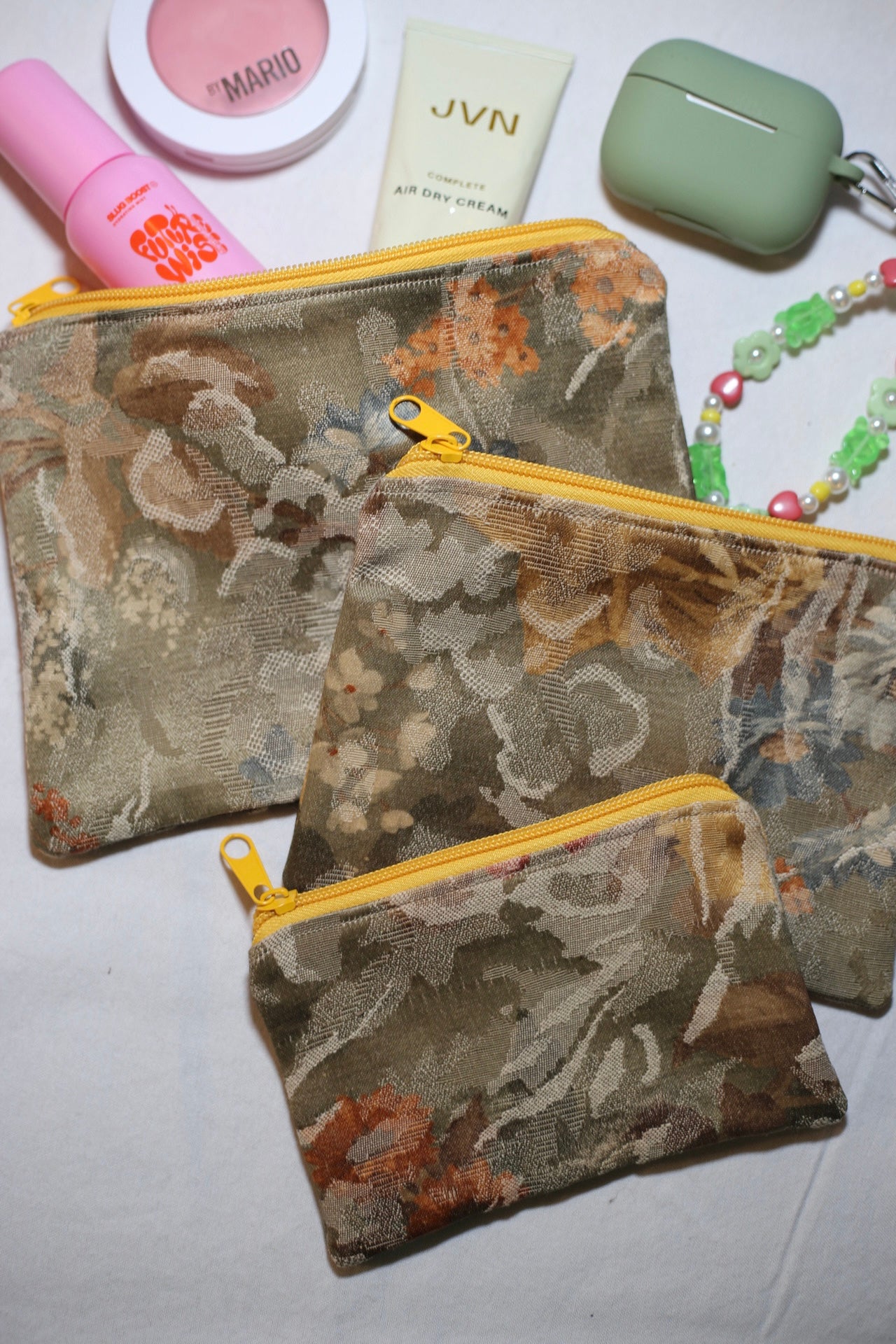 Floral zipper pouch set