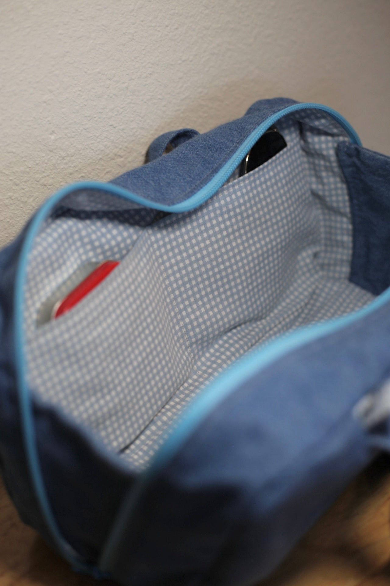 Everyone has good Genes: Jean bowler bag