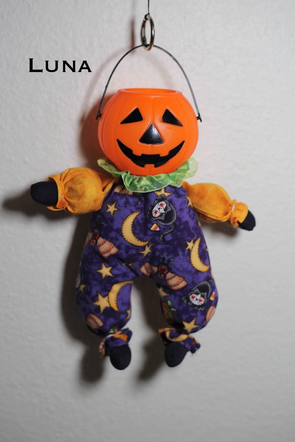 Trick-or-Treaters bag charm