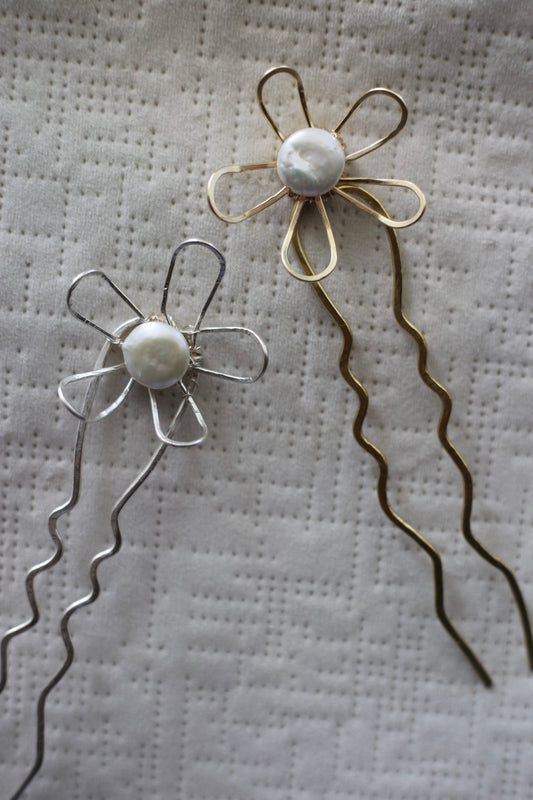 The Lotus hair pin